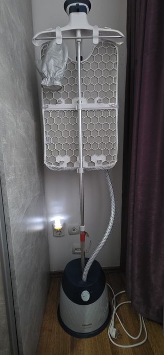Aparat de călcat vertical cu abur Philips EasyTouch Plus