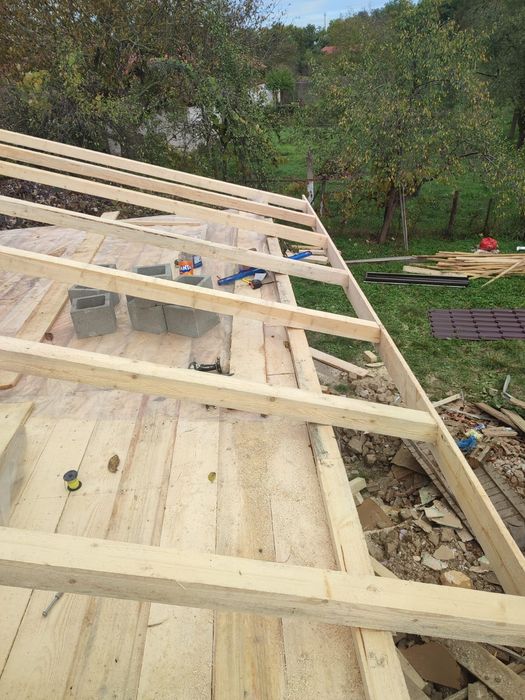 Montaj Acoperisuri dulgherie tigla metalica terase foisoare  reparații de urgență