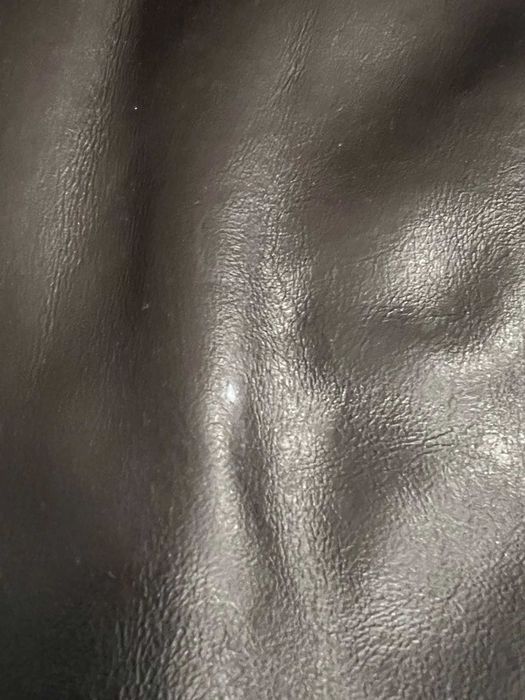 Set Mobilă Piele Neagră - Canapea + Fotoliu + 2 Tabureti