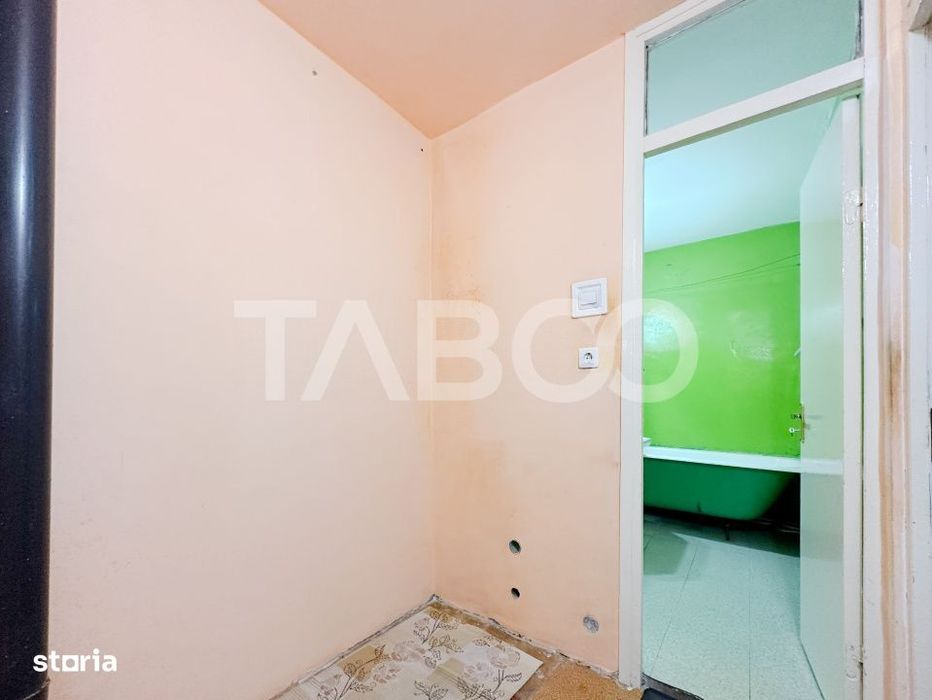 Apartament cu 4 camere etaj 1 de vanzare strada Maramuresului Iris