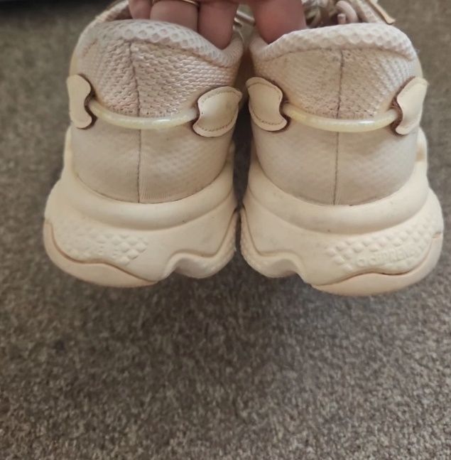 Маратонки Adidas Ozweego J Brown