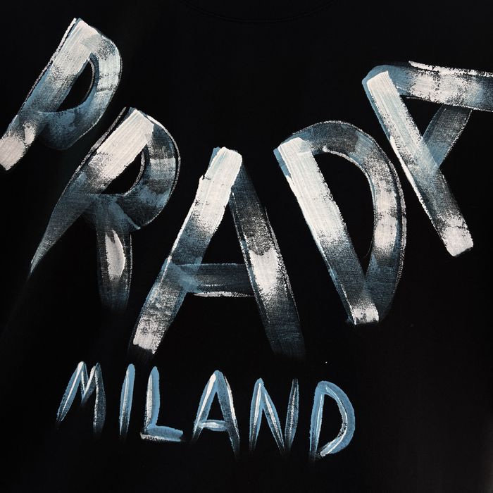 Tricou PRADA– Premium Luxury cu detalii Iconice ! Bumbac 100% Premium