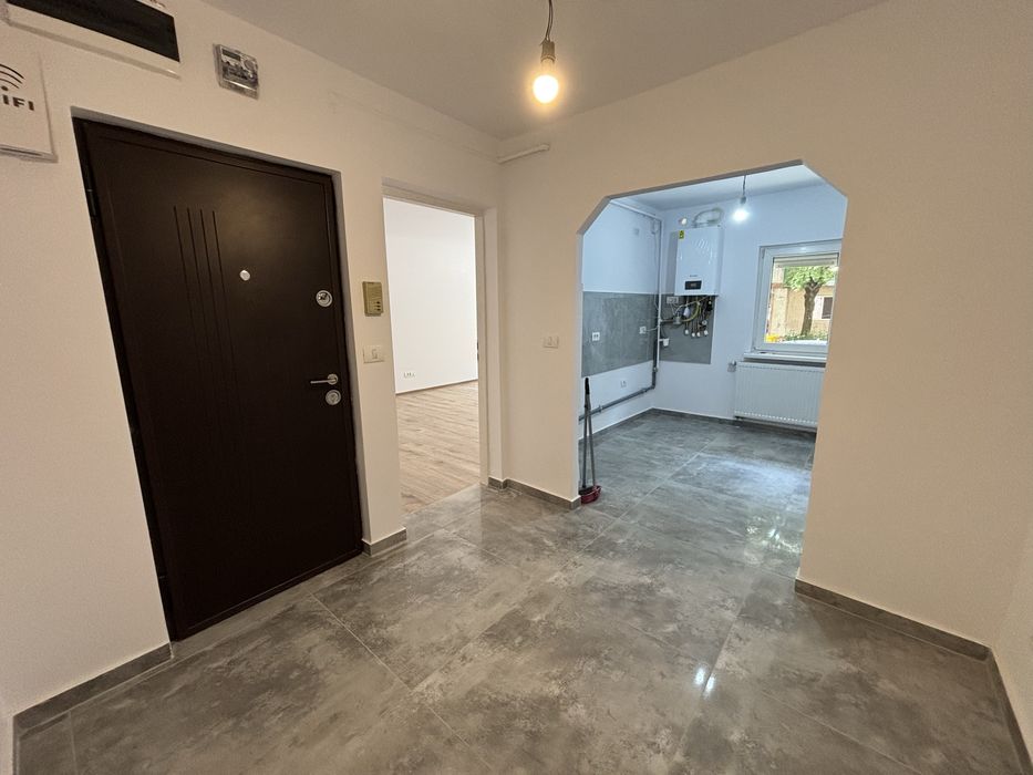 Apartament cu doua camere, decomandat, zona Soarelui. Proprietar