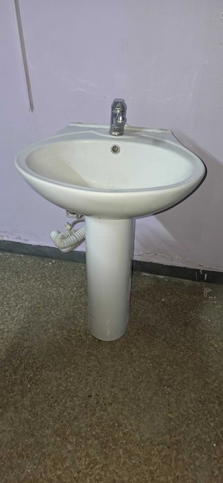 Продам раковина , со стойки,  смесителем