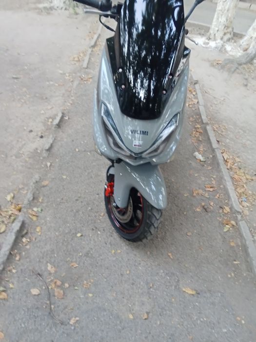 Продам скутер в идаеле