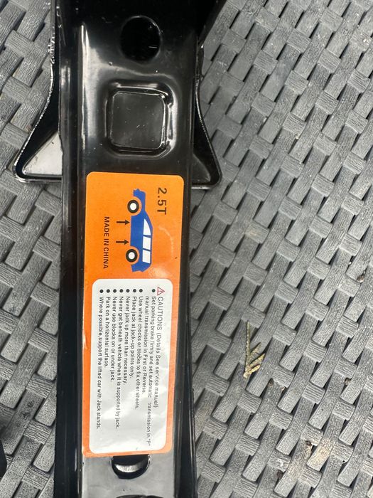Cric Auto 2,5T pt SUV  Dacia Duster , Toyota , Mazda etc