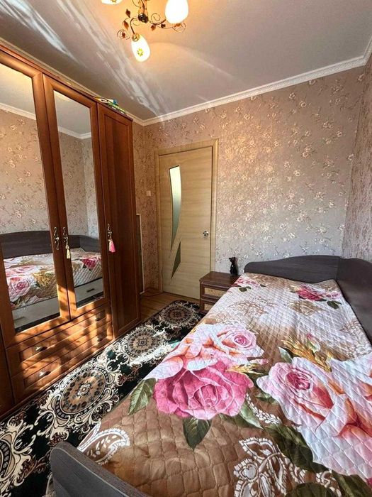Продам 3- ком квартиру район Уют