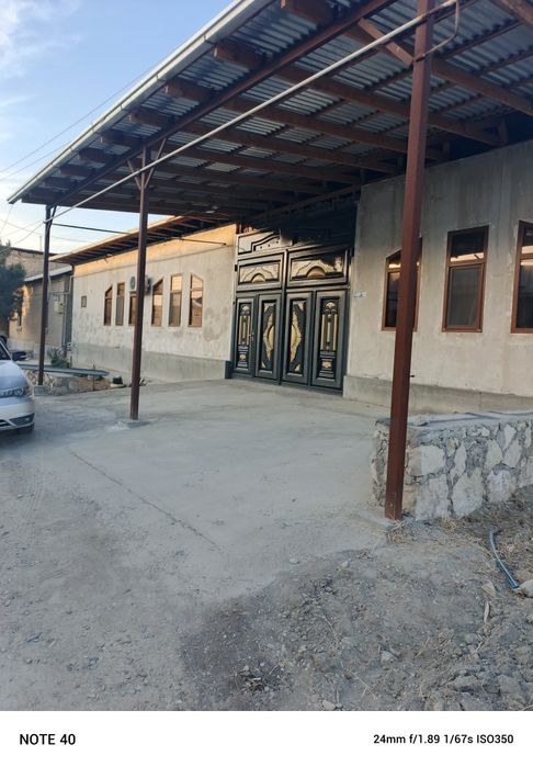 Uy sotiladi 250kv 8xonadan iborat