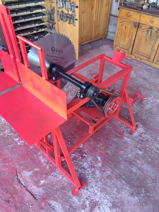 Circular dupa tractor