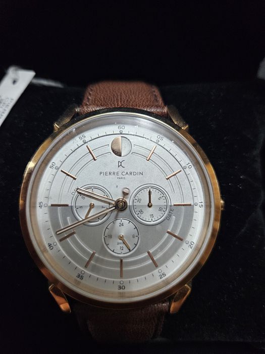 Часовник  Pierre Cardin   оригинален
