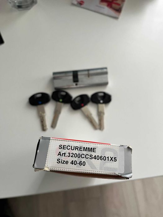Патрон Securemme K2, 40/60, Прорязан, Ямков, 4 ключа, Сатениран хром