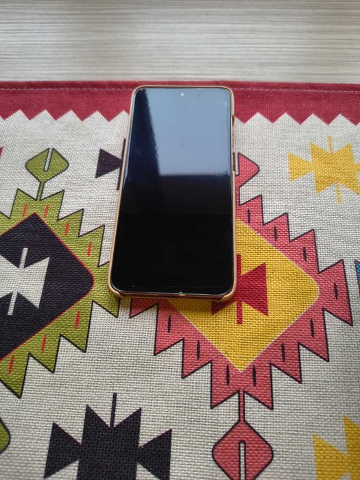 Motorola Edge 50 Neo 12GB RAM / 512GB – Garantie pana in iulie 2027