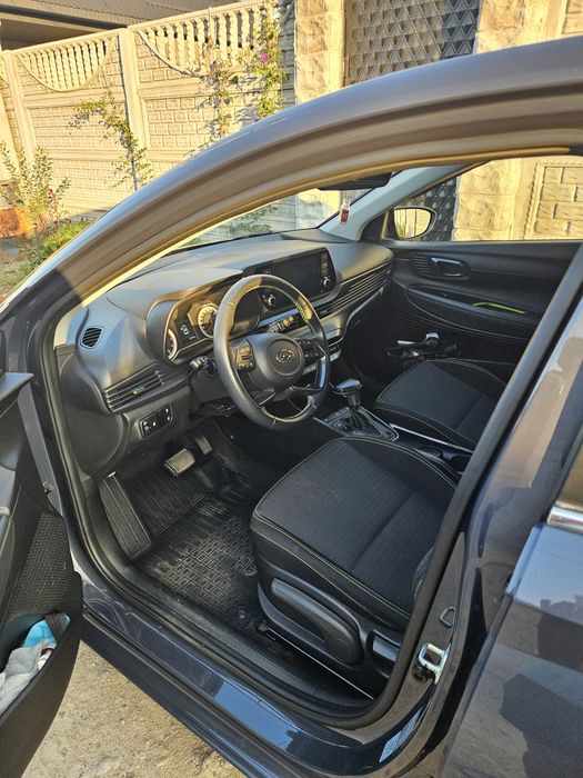 Автомобиль Hyundai i20 2023г.