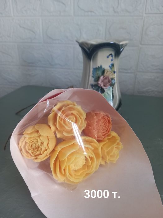 Сладкие букеты из шоколада