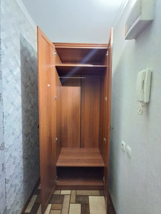 Продам шкаф в прихожую