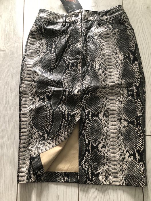 Продам юбку новую
