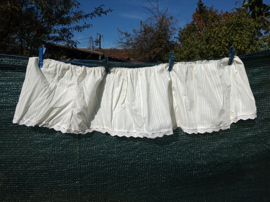 Ковьор за стена  , Кенарени кърпи и огледало