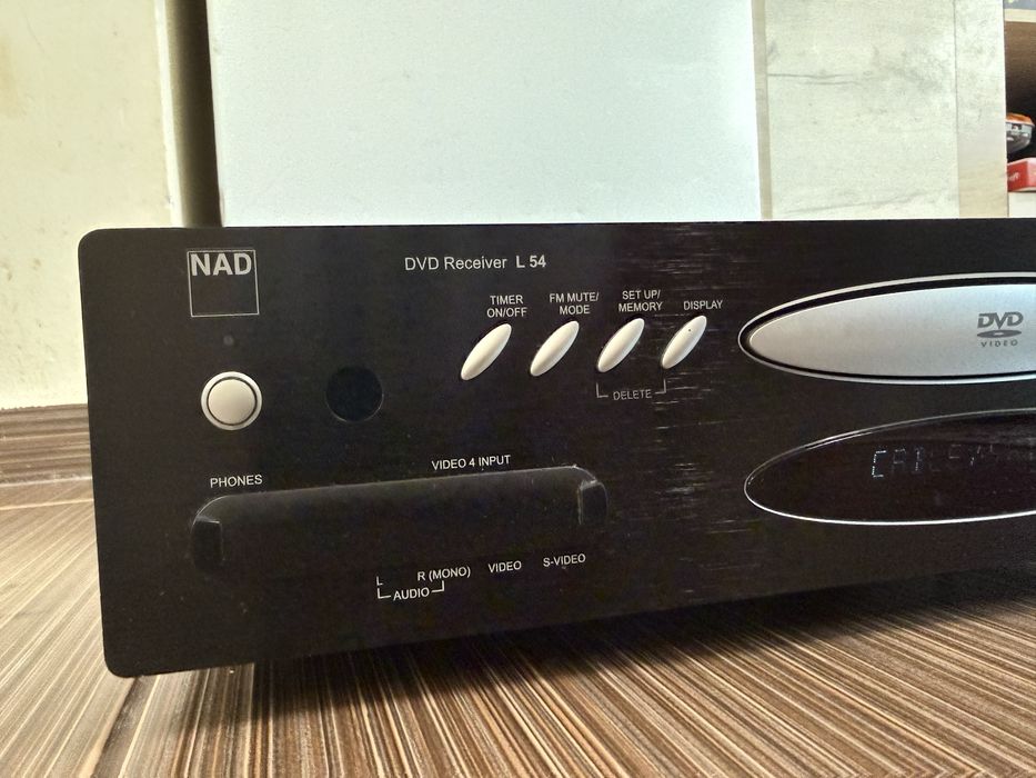 Nad L-54 стерео ресивър