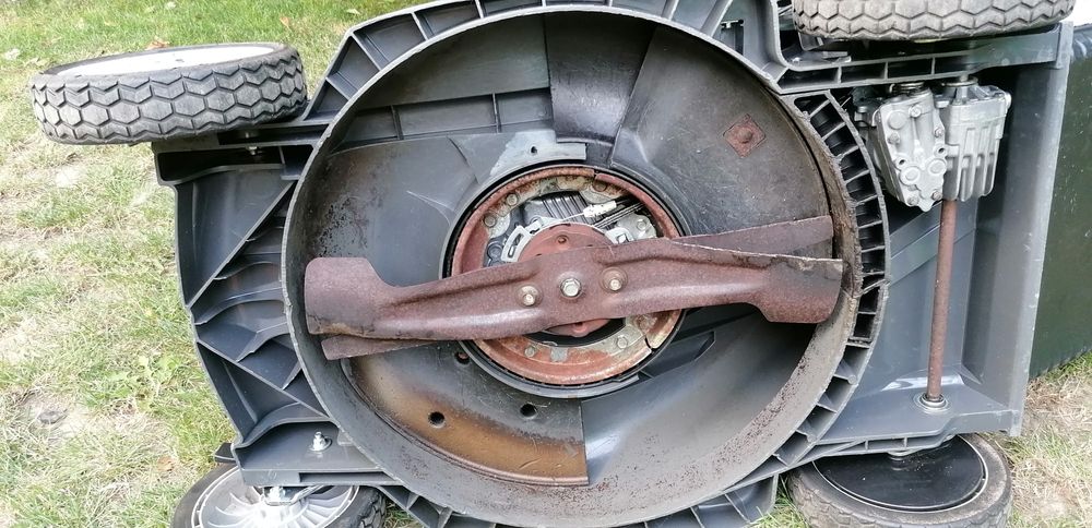 Самоходна косачка хонда хидро