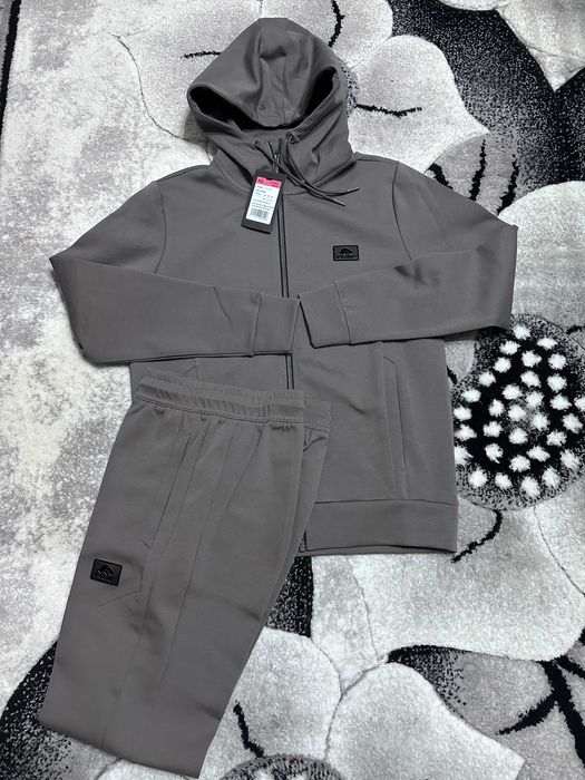 Мъжки екип на FLAIR