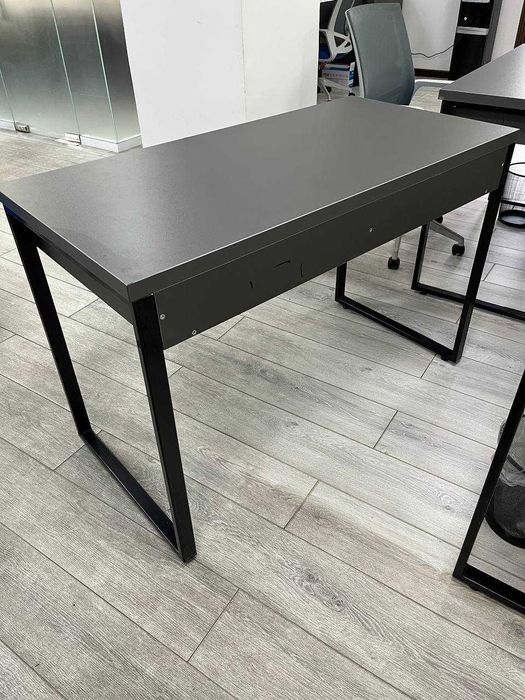 Столы для офиса и кресло