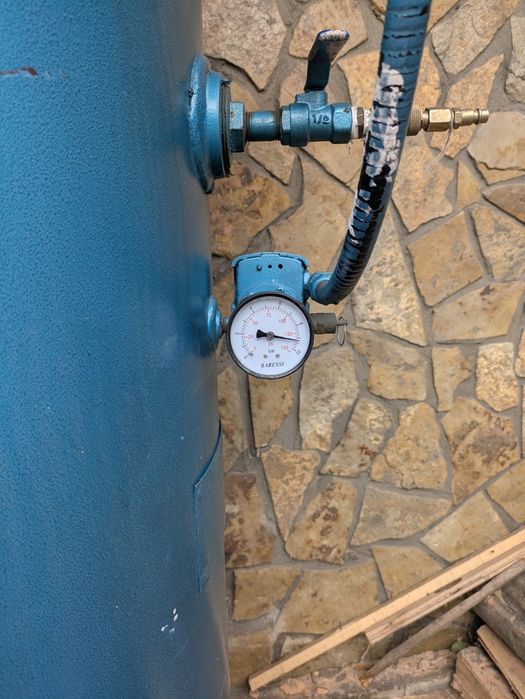 Compresor aer trifazic industrial cu pistoane