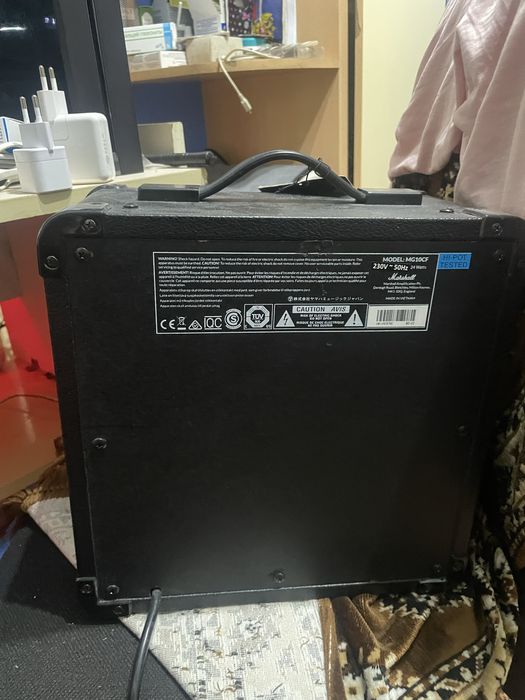 Продам комбоусилитель (комбик)  Маршал