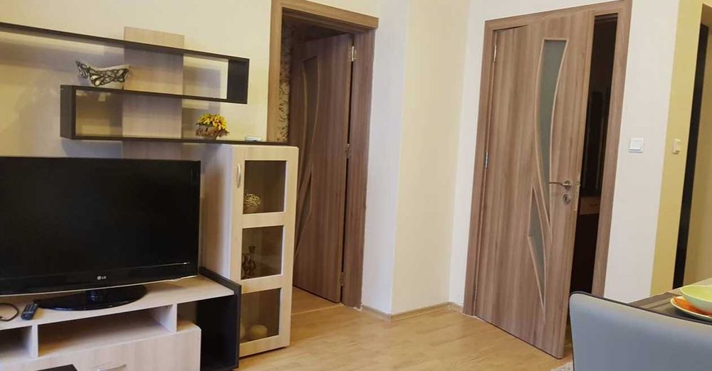 Дава се под наем Двустаен апартамент в Бургас, Меден рудник - зона А - 70 кв.м за 225 € - Снимка #4