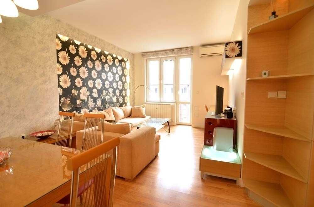 Дава се под наем Тристаен апартамент в София, Център - 90 кв.м за 1700 € - Снимка #4