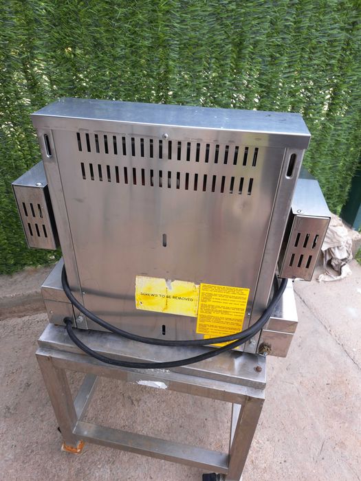 Професионална Кафемелачка MAHLKQNIG