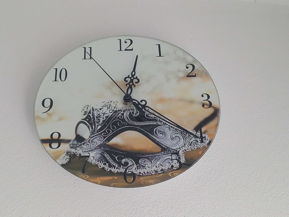 Ceas de perete din sticla