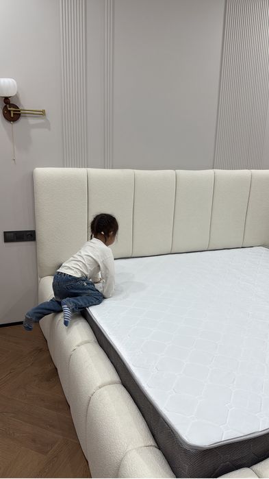 Продается кровать 2 х спалка Размер 2/2