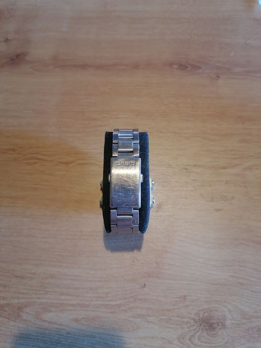 Ceas Casio argintiu