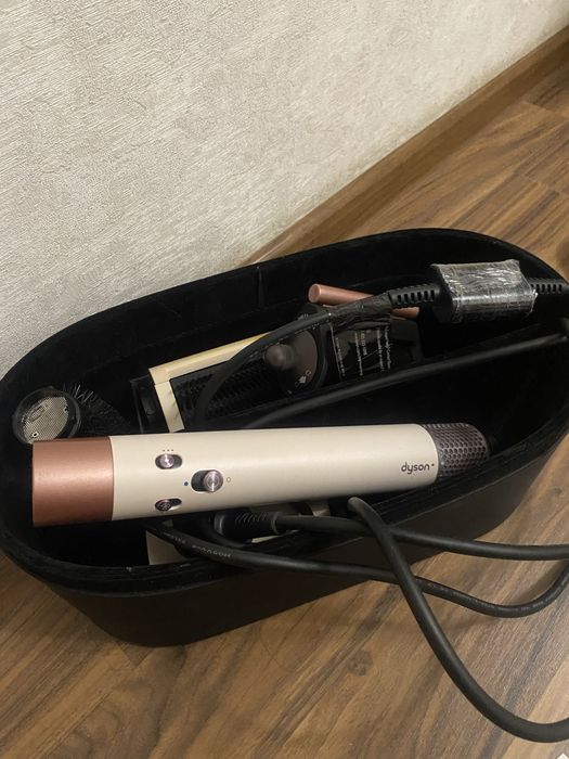 Продам Dyson оригинал