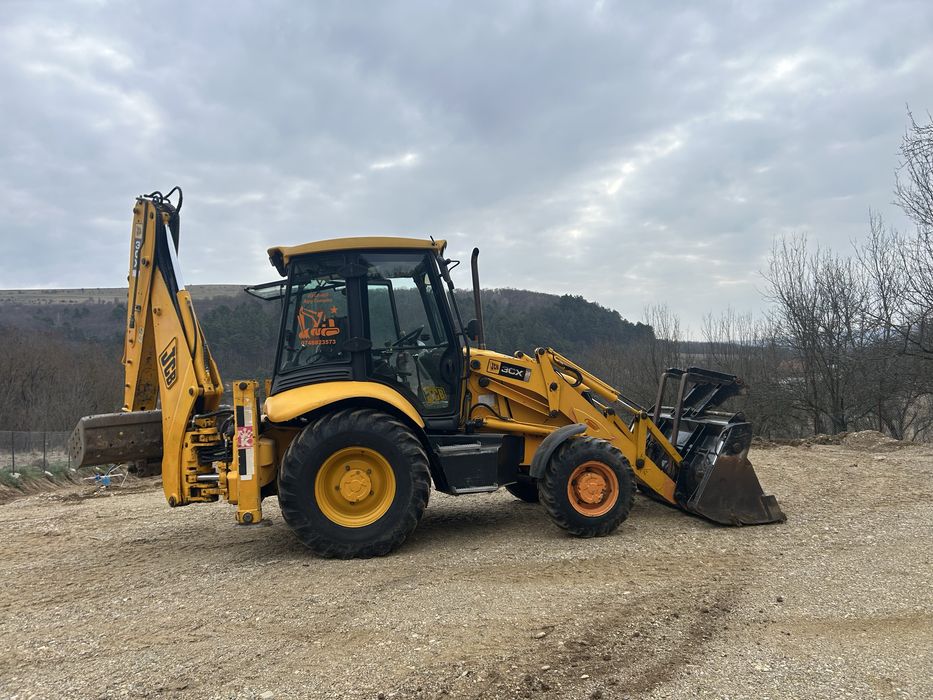 Execut lucrări / excavații / săpături / demolări / nivelări / fundații