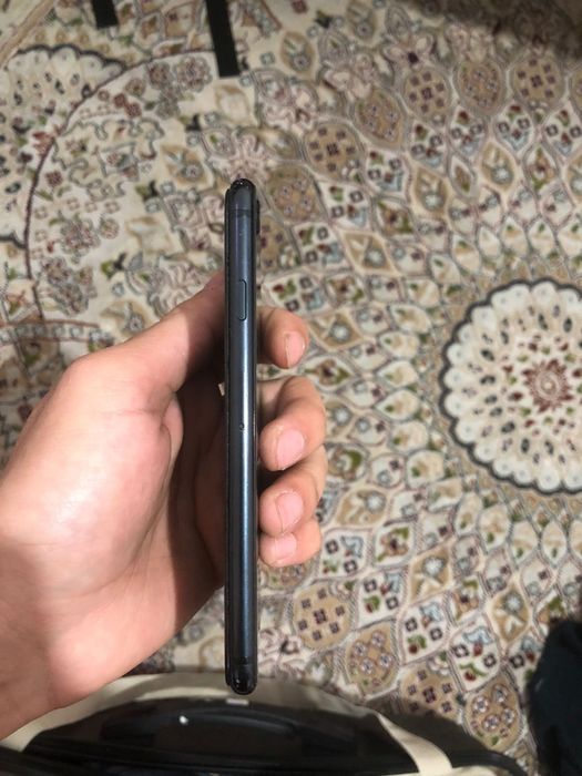 Iphone SE 2020 сатылады