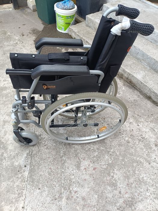 Scaun cu acționare manuală , rulant, nou