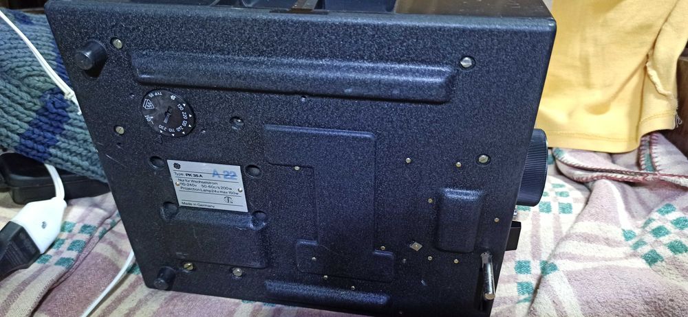 Proiector diapozitive