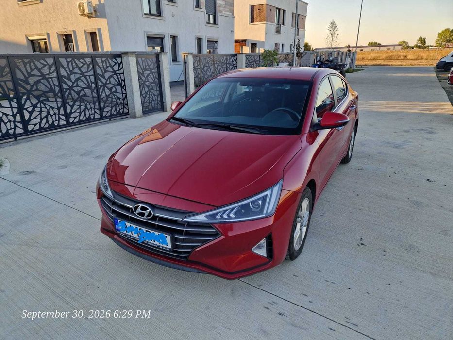 HYUNDAI Elantra