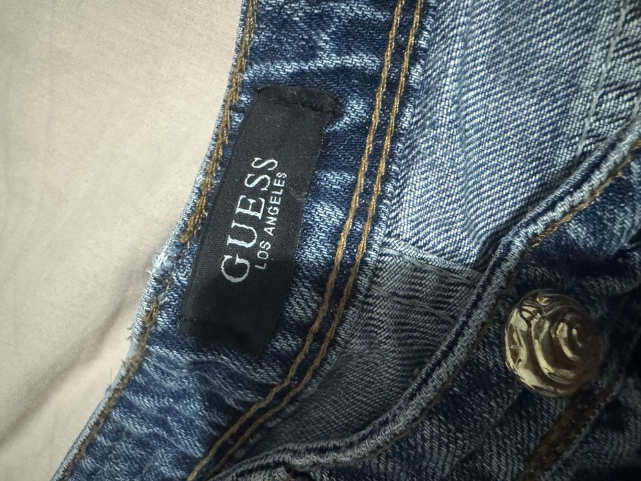 Дънки от Guess.
