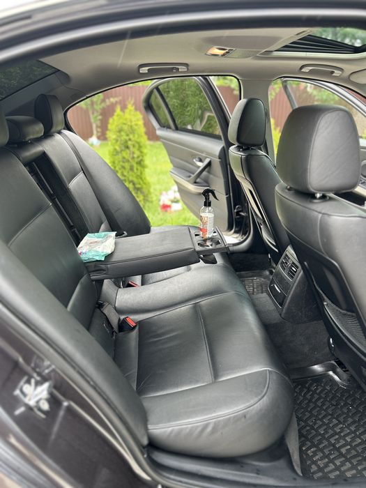 Bmw e 90 330d.