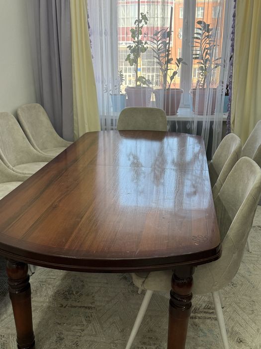 Стол для зал гостинной