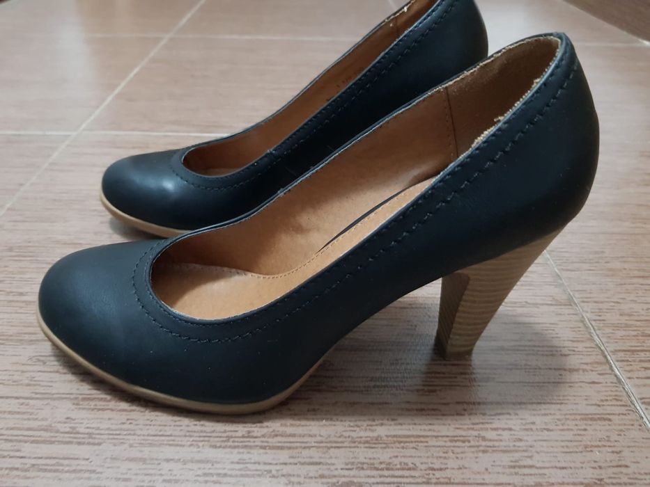 Vând Pantofi nr.36 comozi