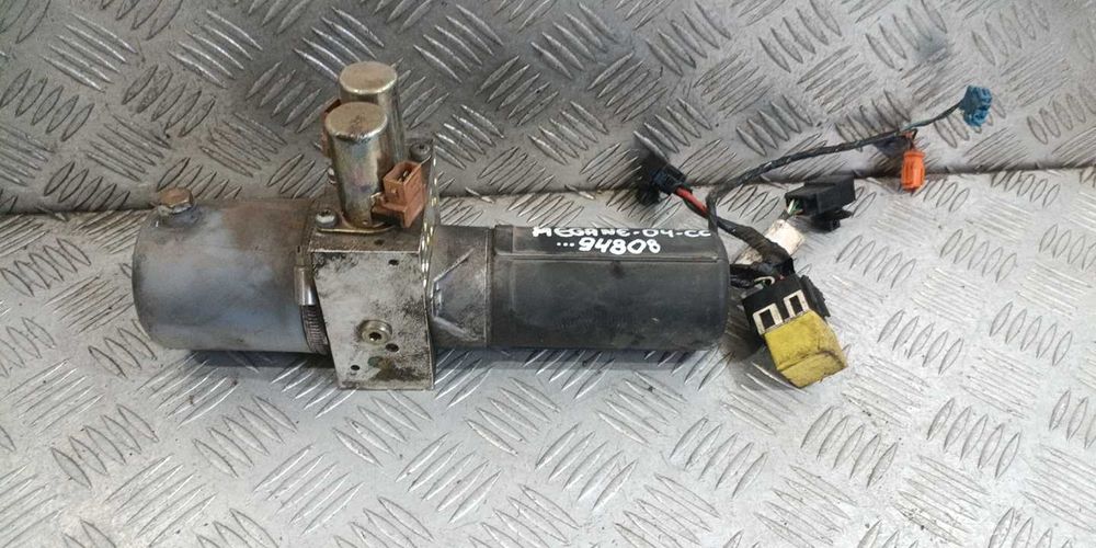 Помпа гюрук Renault Megane CC 2004г.