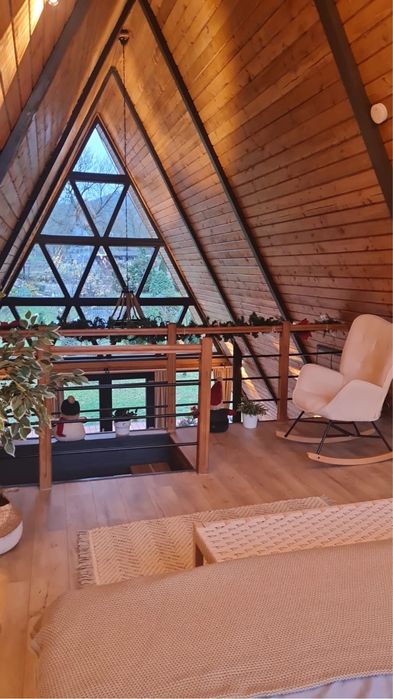 Cabana A-frame D&J libera de Craciun