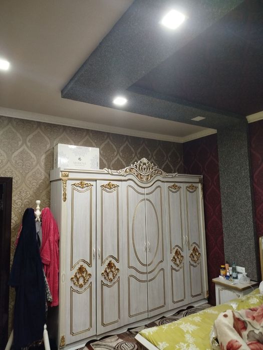 Продаётся ДОМ.Яшнобод.6.ком.7сотх. . Рисивый.