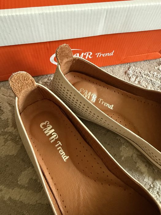 Ботинки крассовки женские