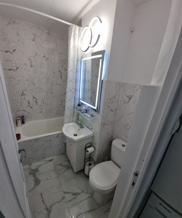 Apartament 3 camere de vânzare