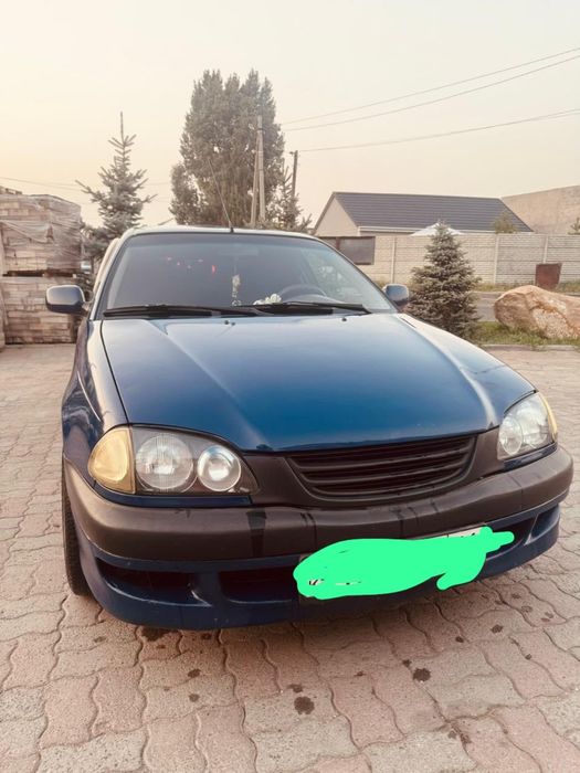 Продам машину тайота авенсис