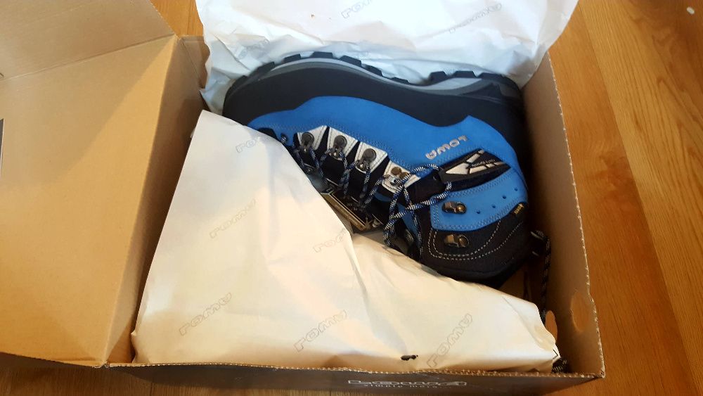 Туристически обувки